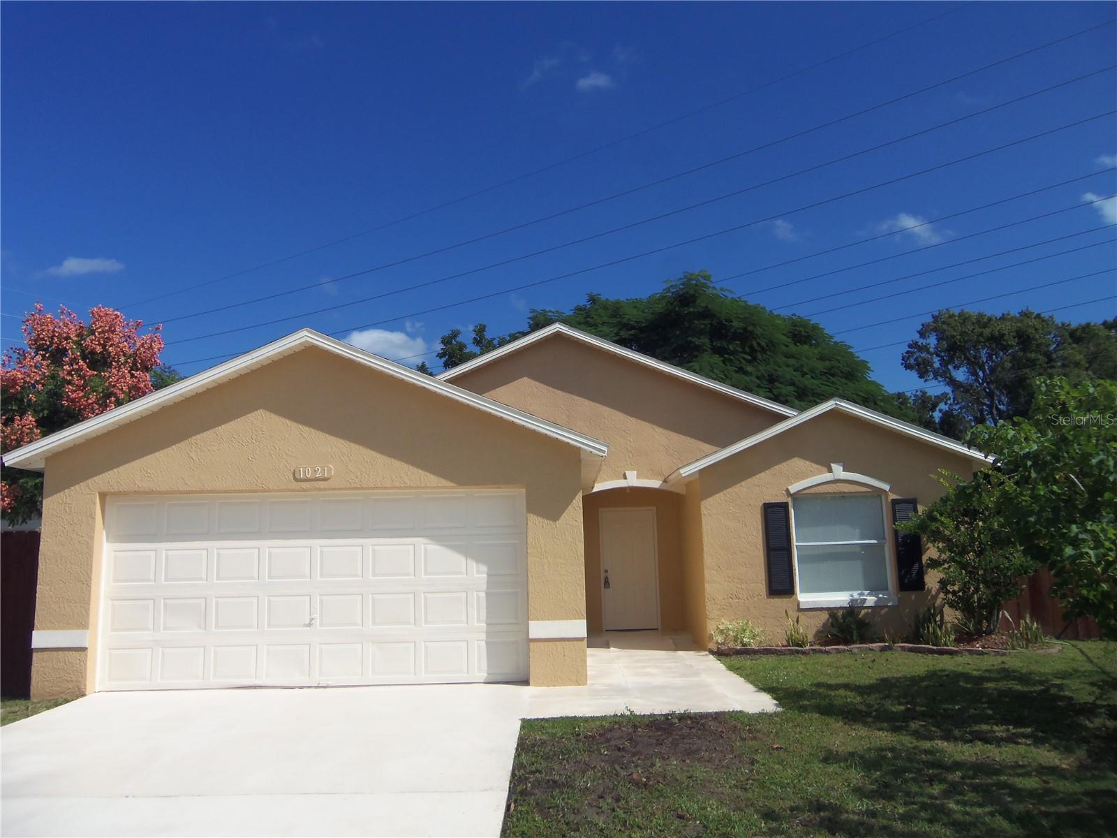 1021 Golfside Ct — photo