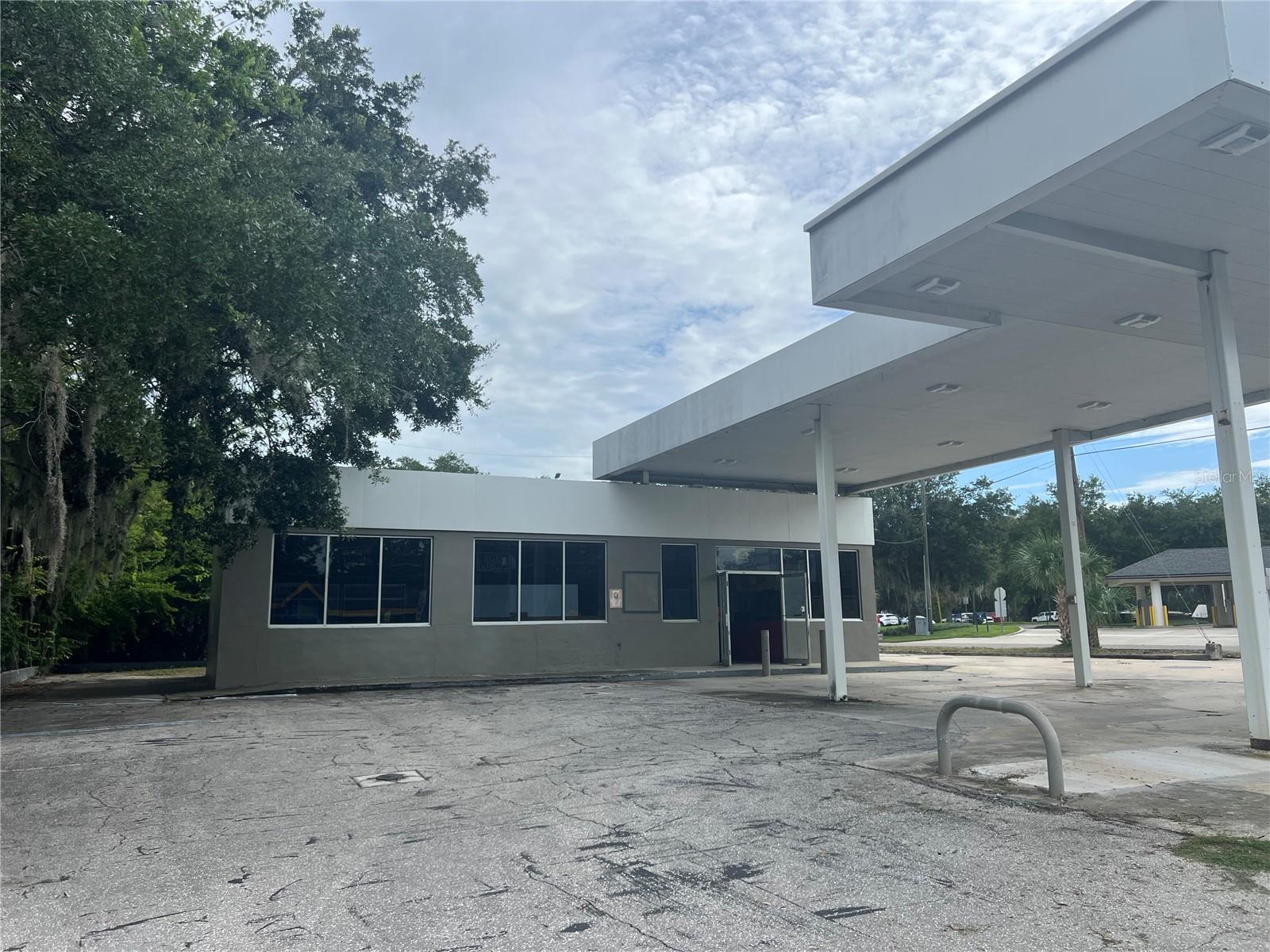 1327 E Silver Springs Blvd — photo