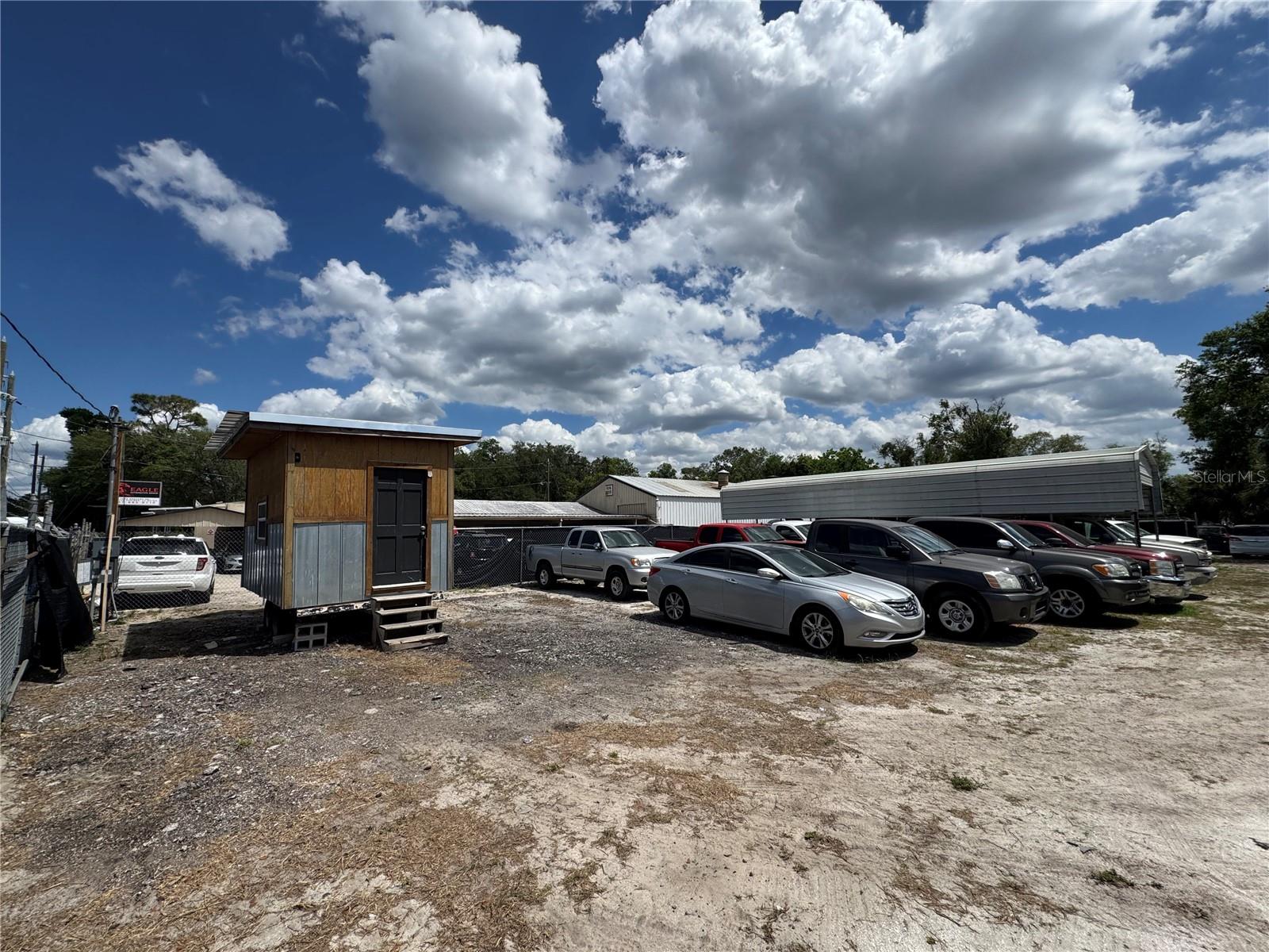 1050 Nursery Rd — photo