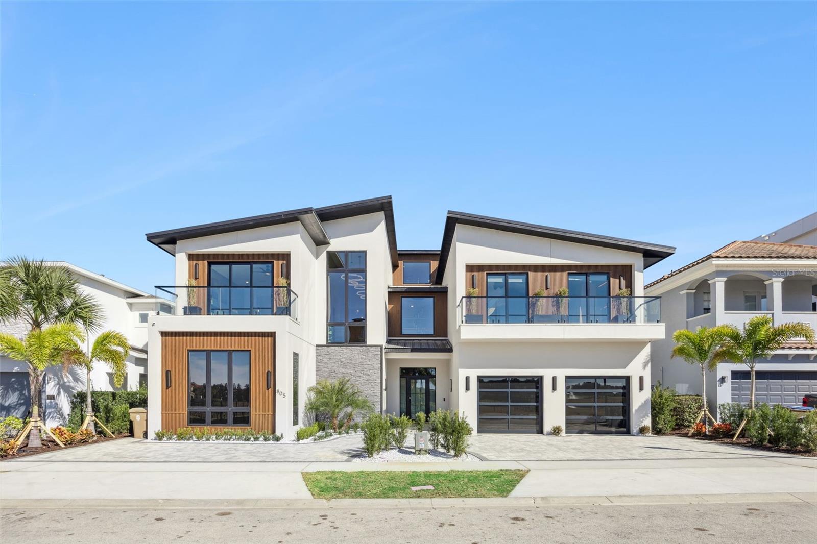 805 Golden Bear Dr — photo