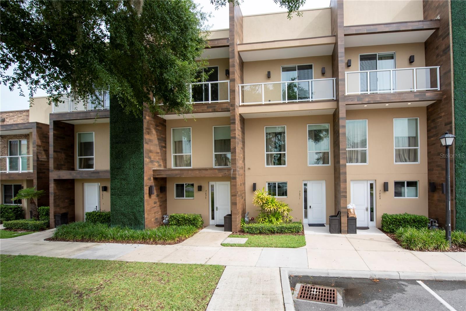 7673 Recife Dr — photo