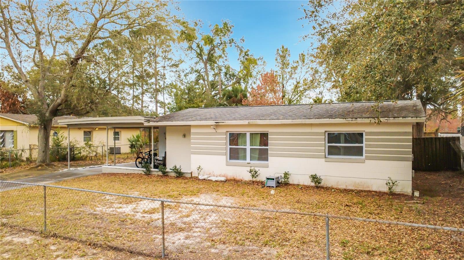 741 Hillview Dr — photo
