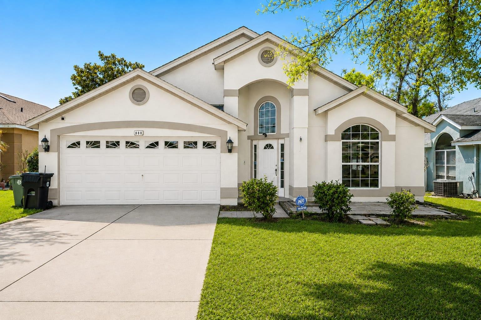 808 White Ivey Ct — photo