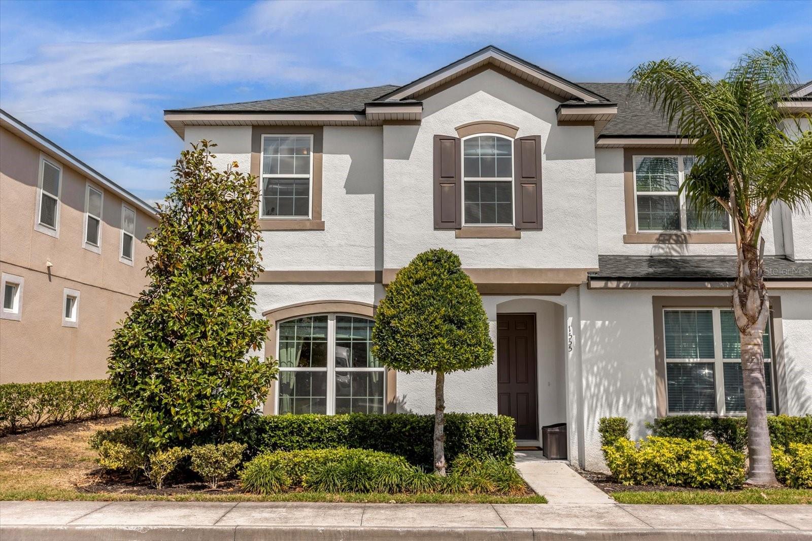1555 Carey Palm Cir — photo