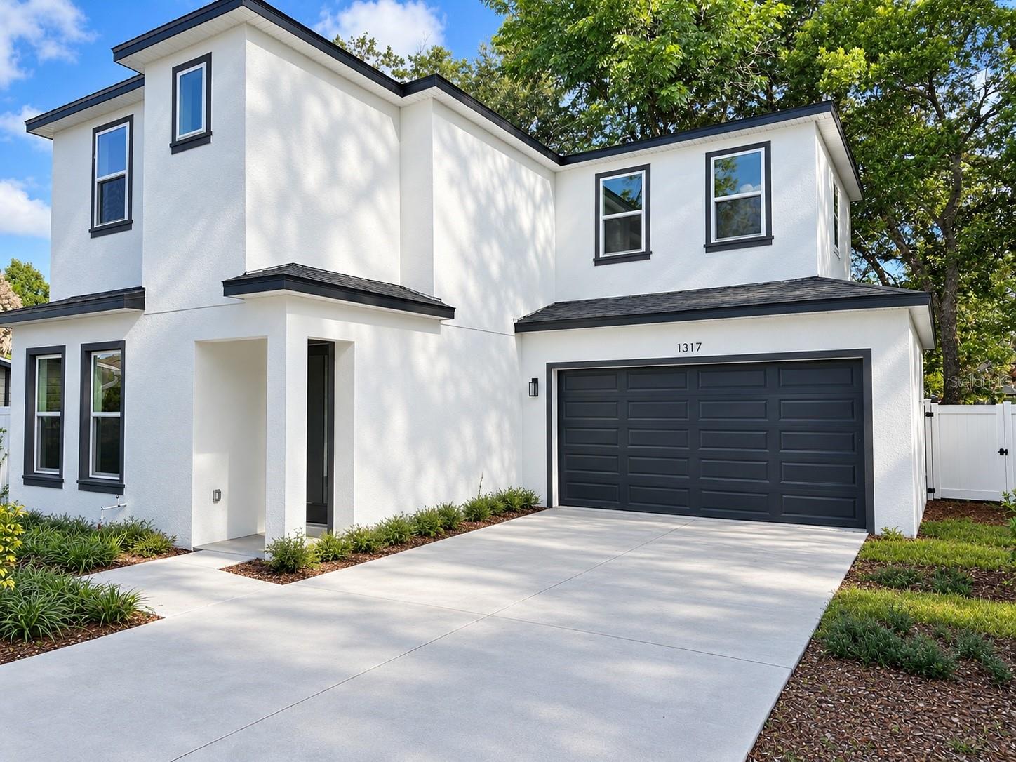1317 E Harding St — photo