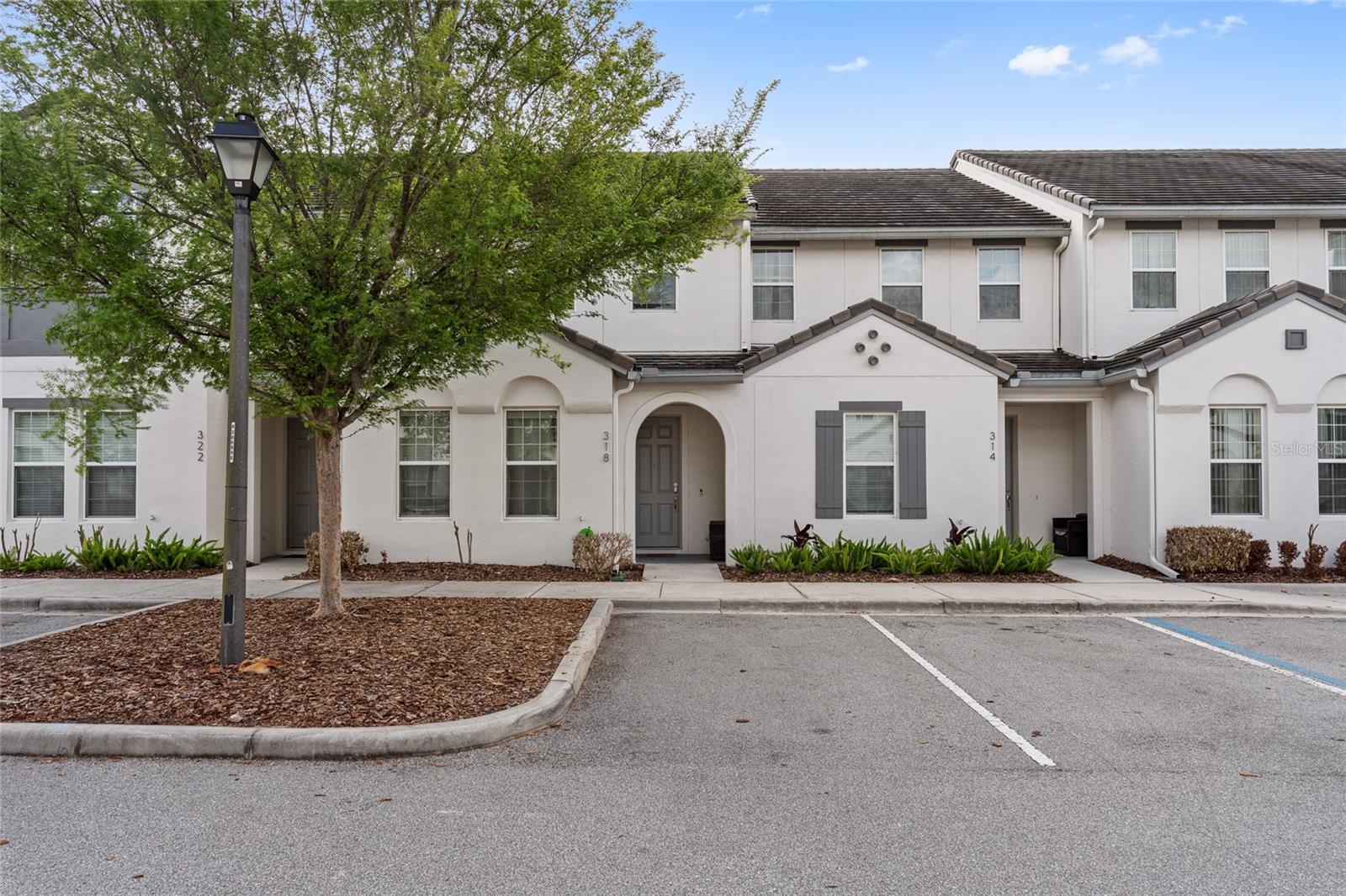 318 Captiva Dr — photo