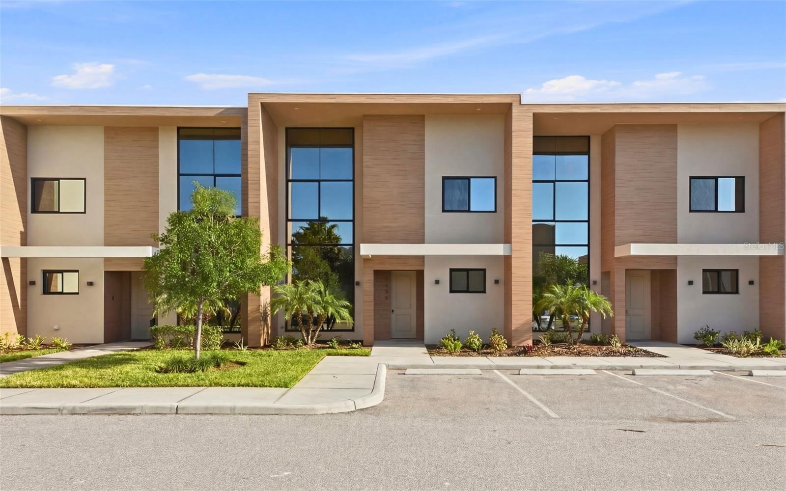 7455 Brooklyn Dr — photo