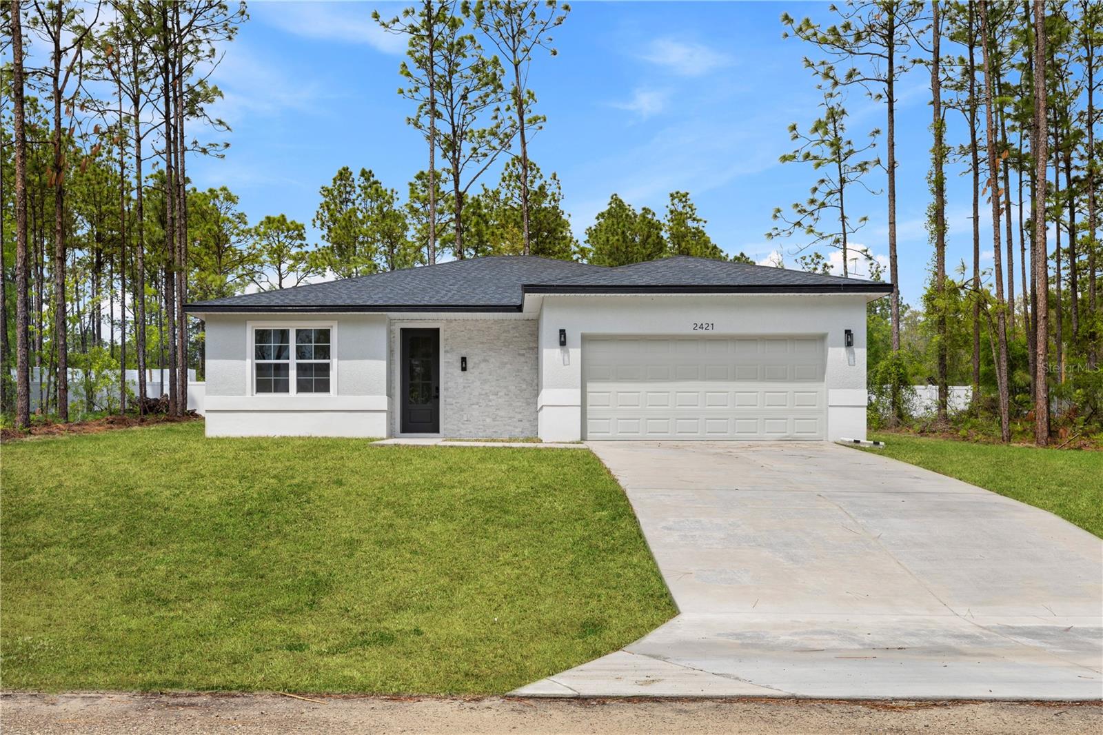 2421 W Landmark Dr — photo