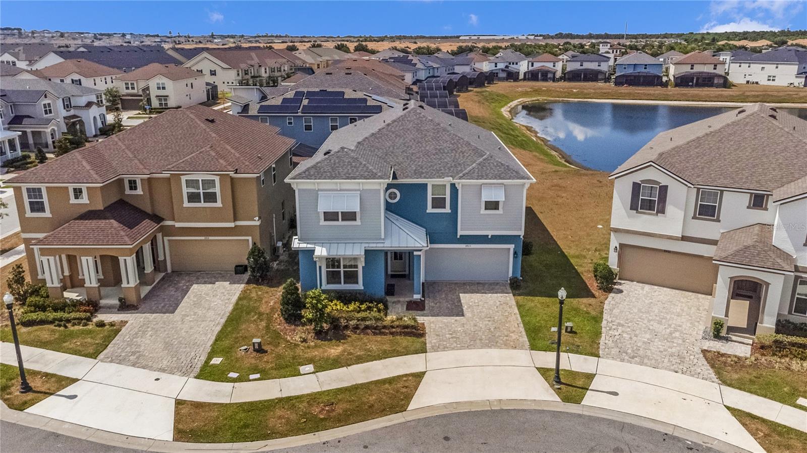 8915 Tropical Haven Ct — photo