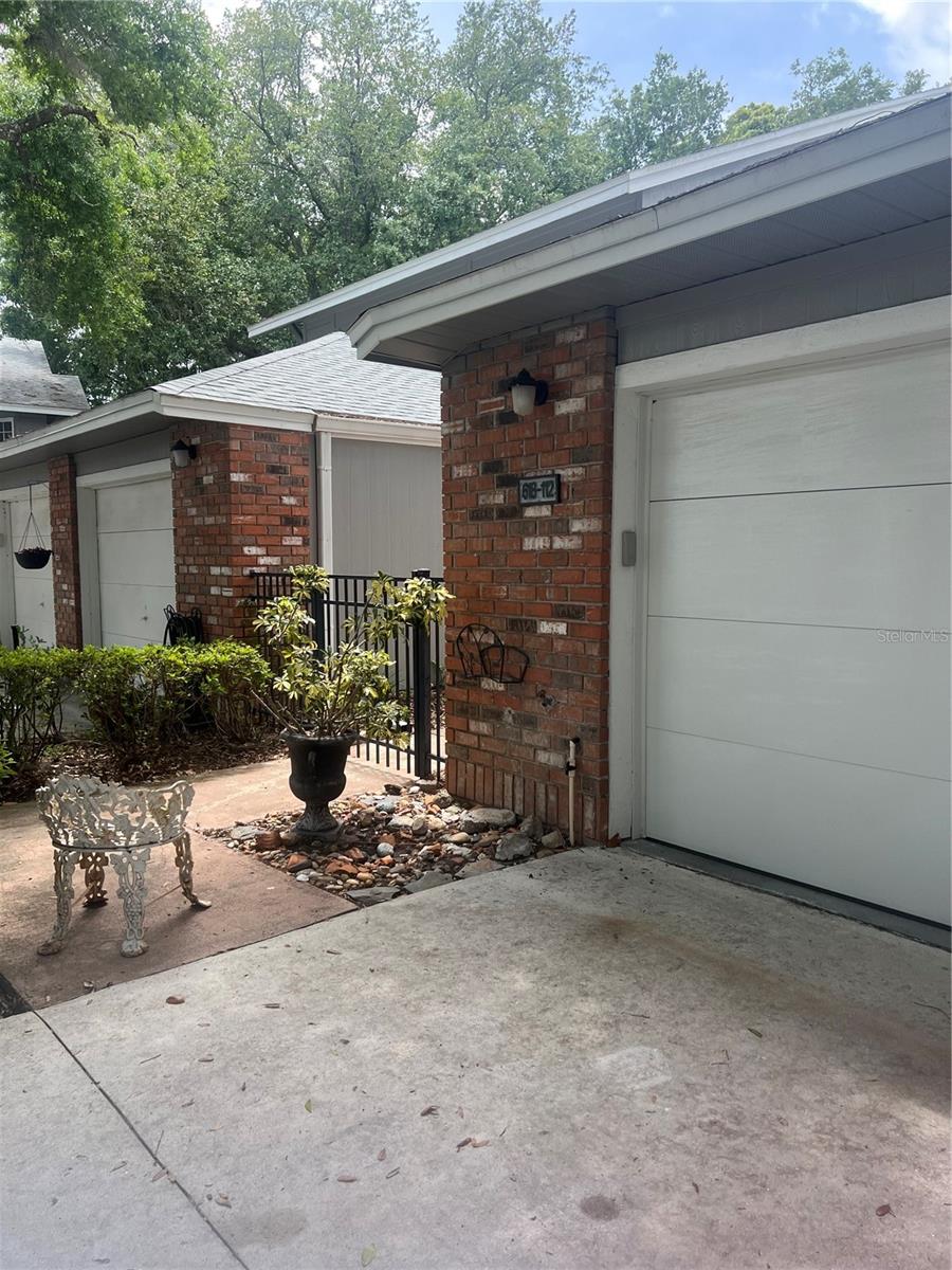618 Maple Oak Cir #112 — photo