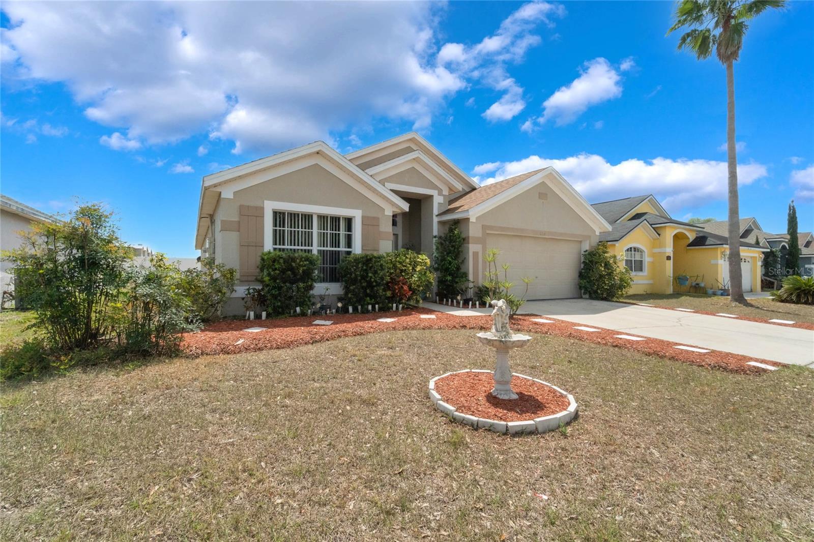 640 Lady Diana Dr — photo
