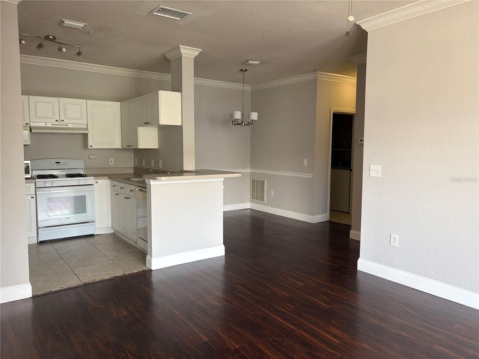 3325 S Kirkman Rd #423 — photo