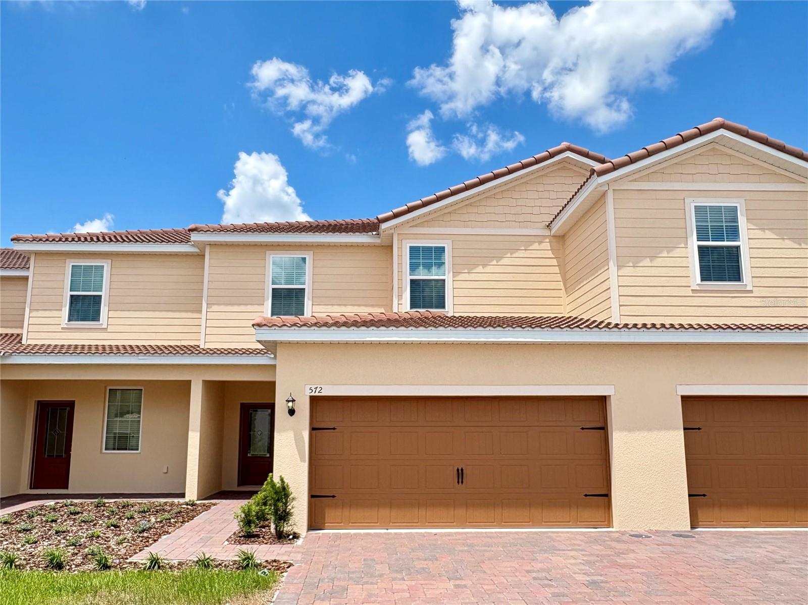 572 Bay Leaf Dr — photo
