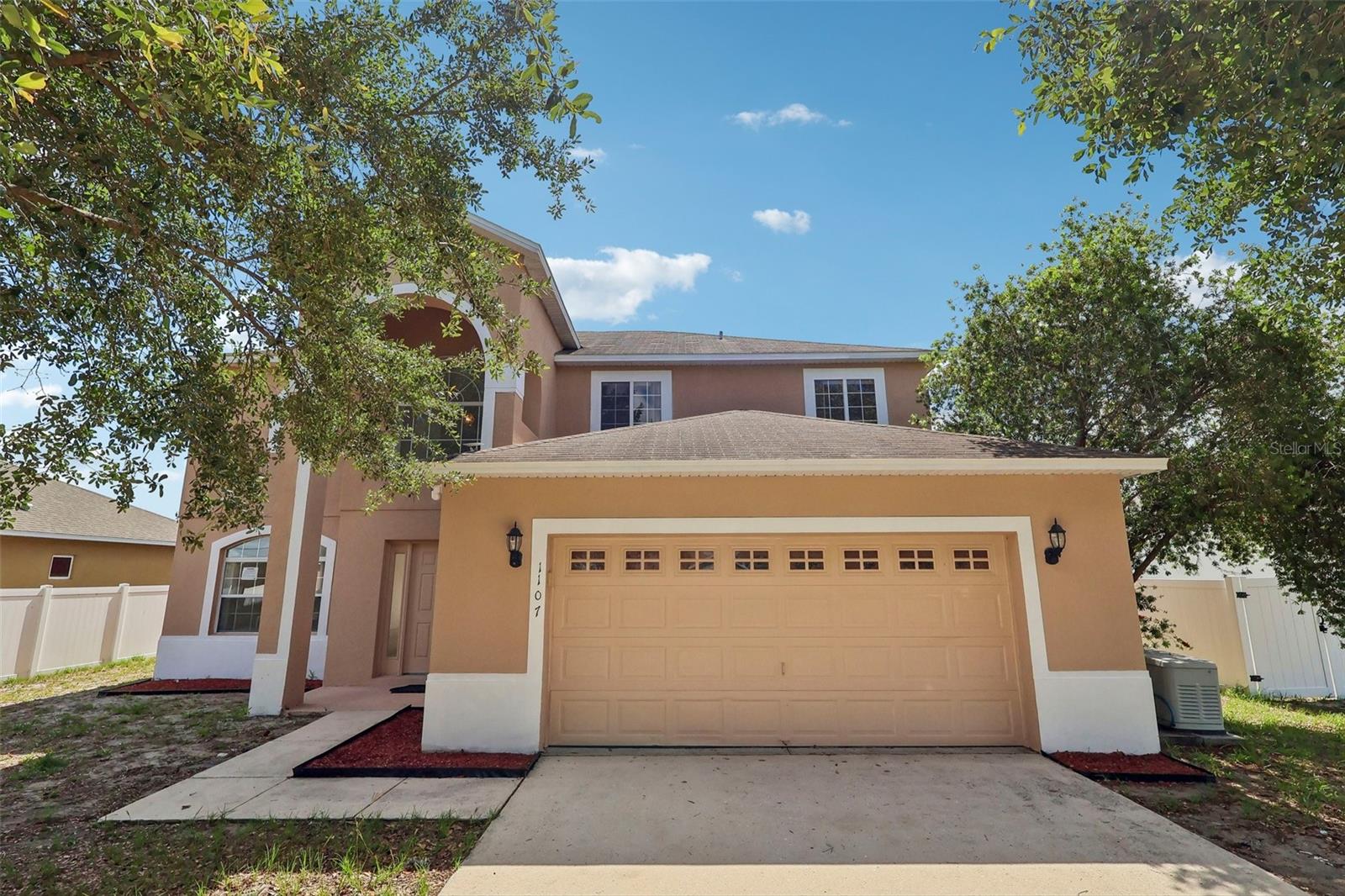 1107 James Way — photo
