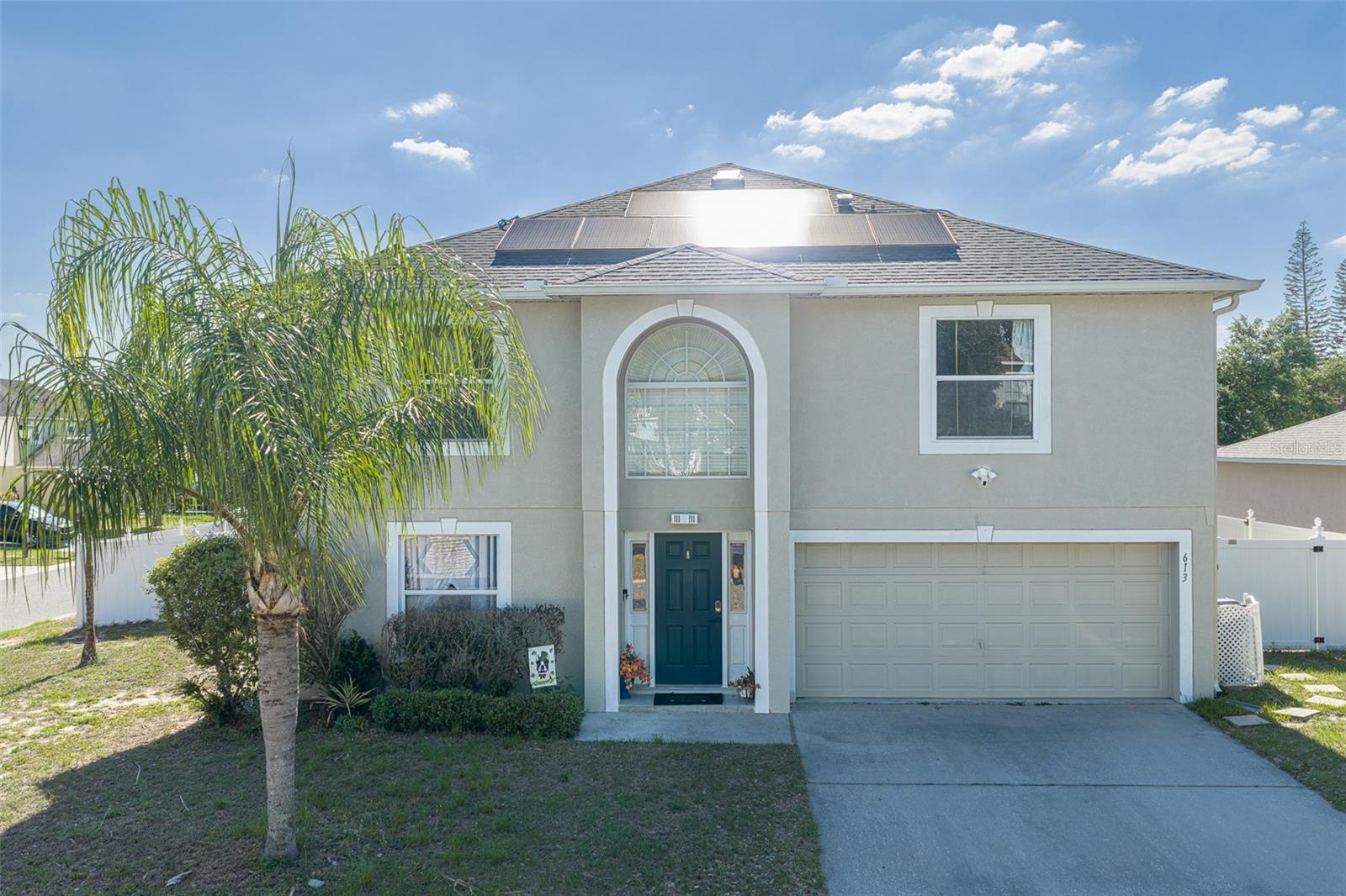 613 Lobelia Dr — photo