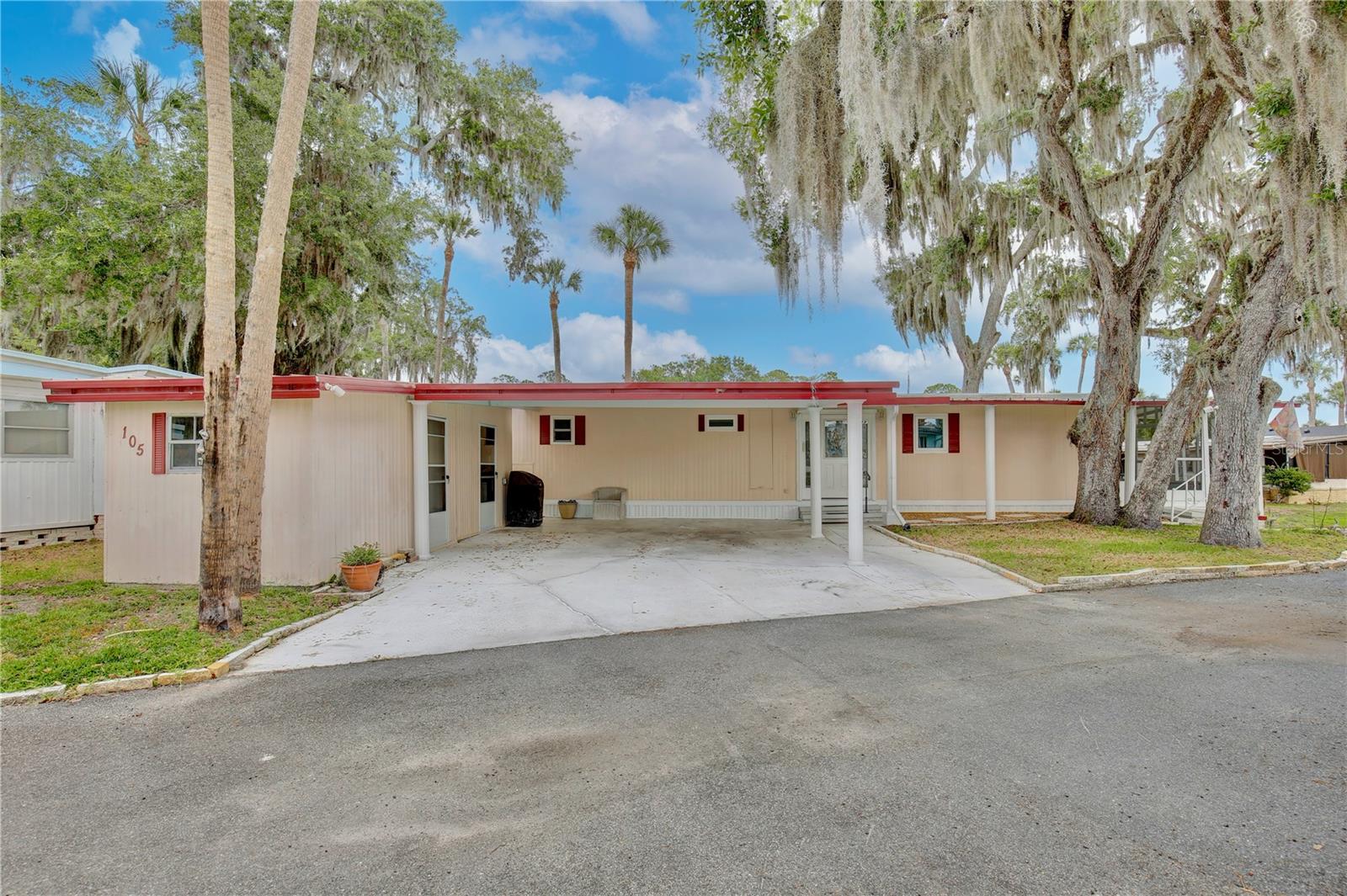 105 Canal Vw, Eustis, FL 32726 — photo 2