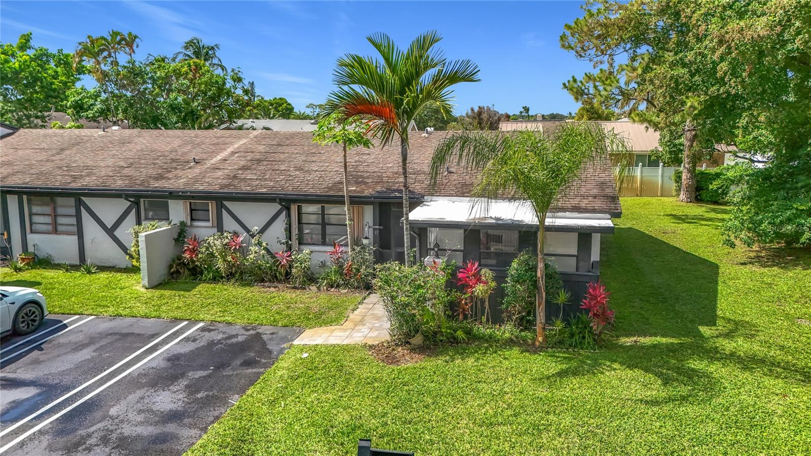 55 Seminole Dr — photo