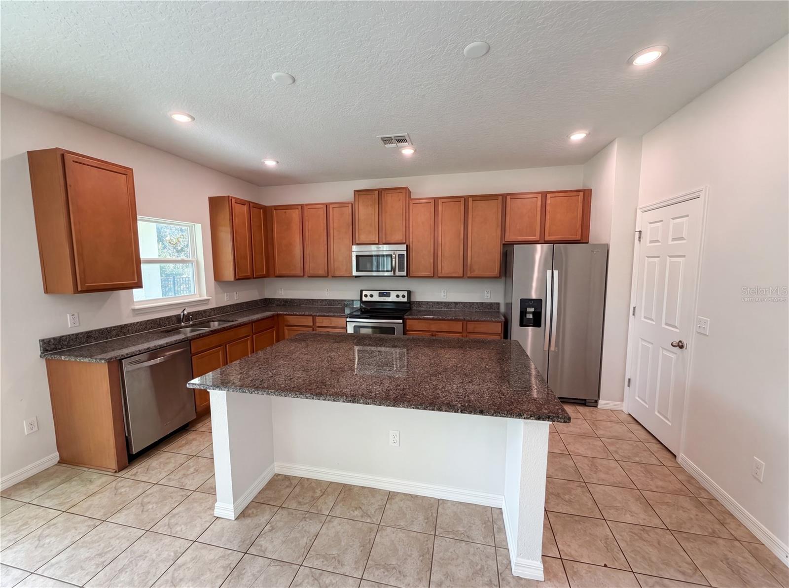 811 Maple Leaf Loop, Winter Springs, FL 32708 — photo 2