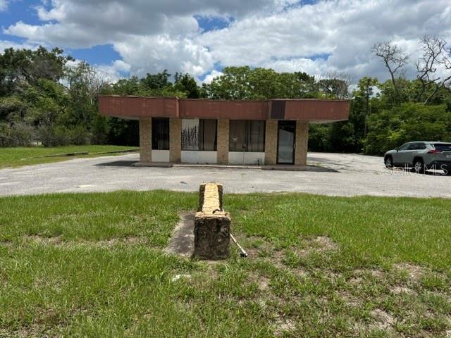 887 Deltona Blvd — photo