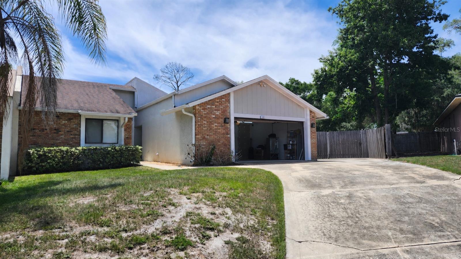 1076 Sweet Tree Ct — photo