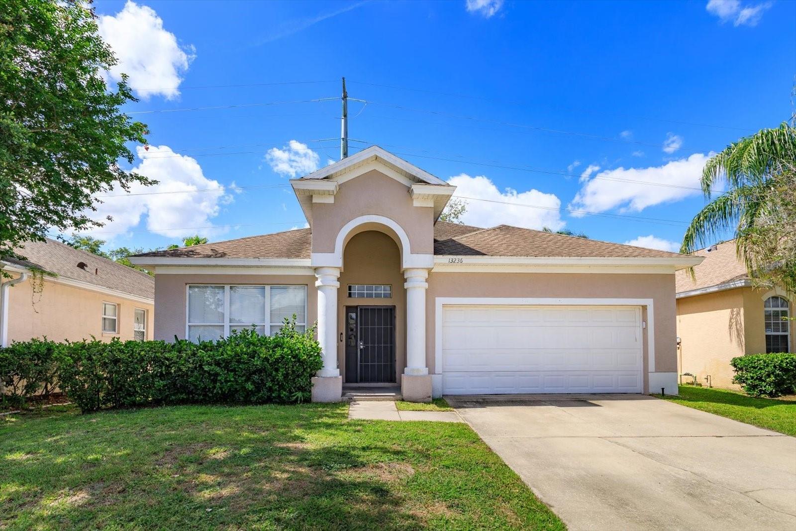 13236 Luxbury Loop — photo