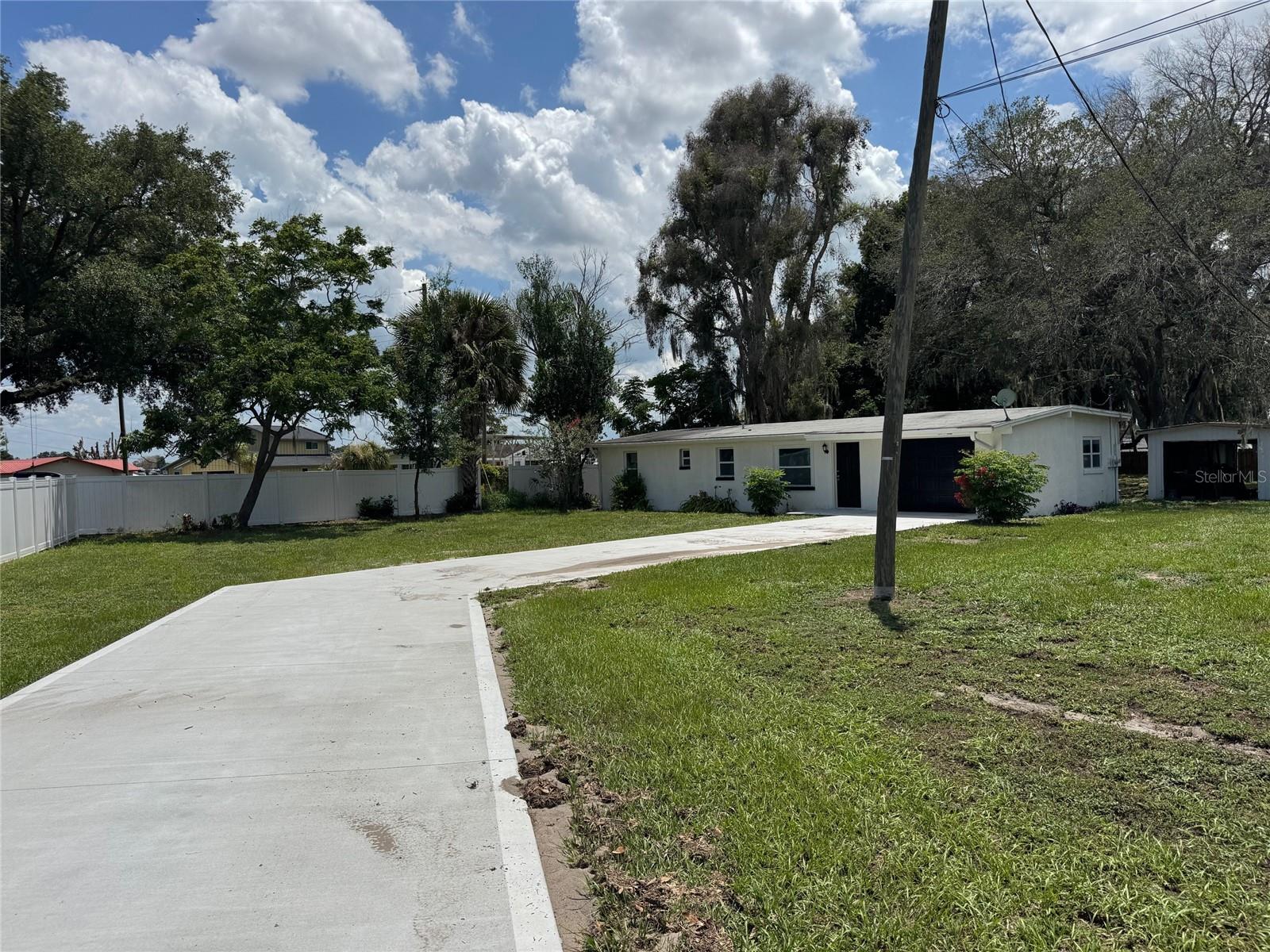 2121 Greenway Dr — photo