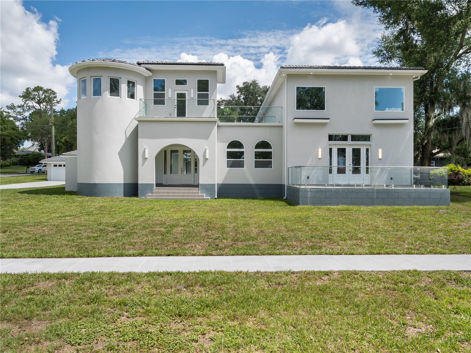1190 W Lakeshore Dr — photo
