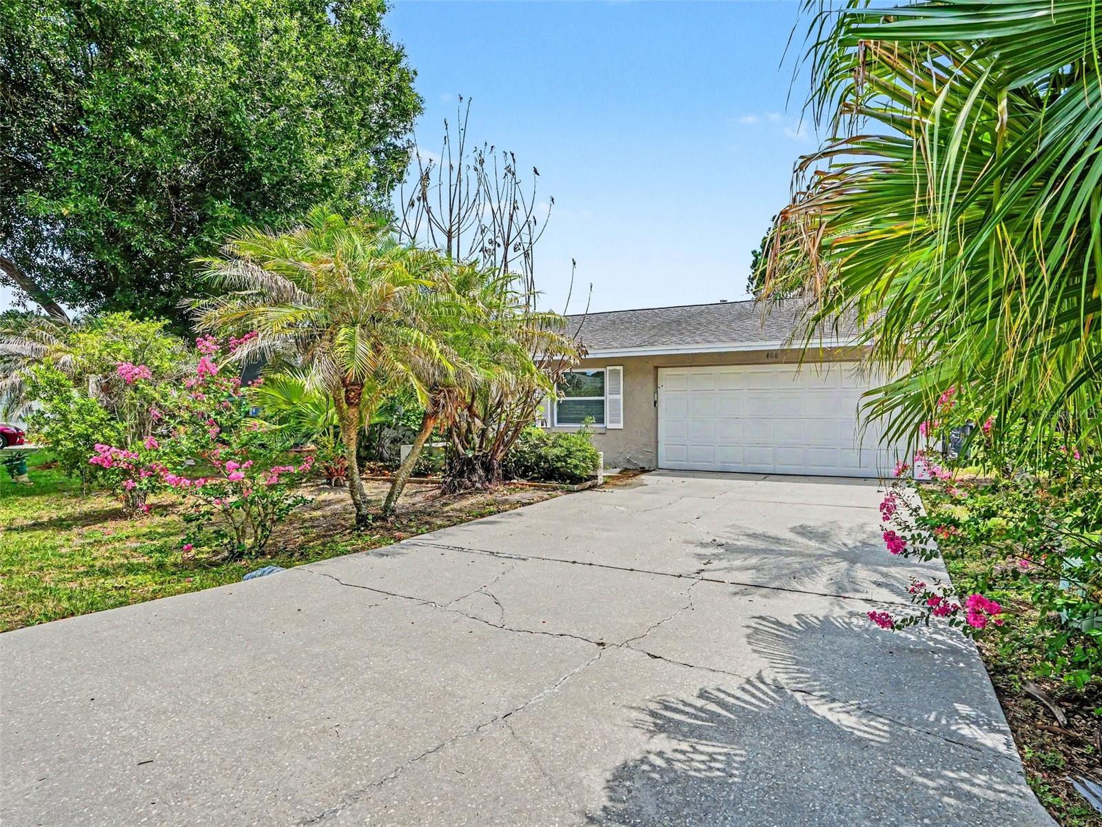 406 Lake Daisy Dr — photo