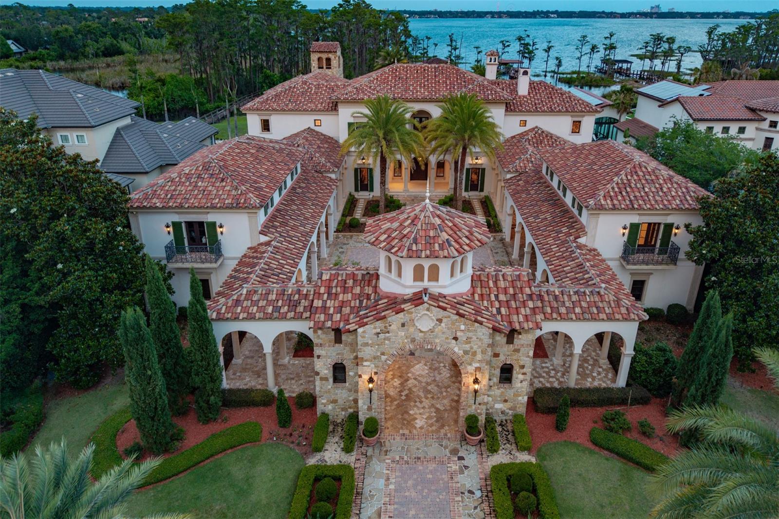 6119 Grosvenor Shore Dr — photo
