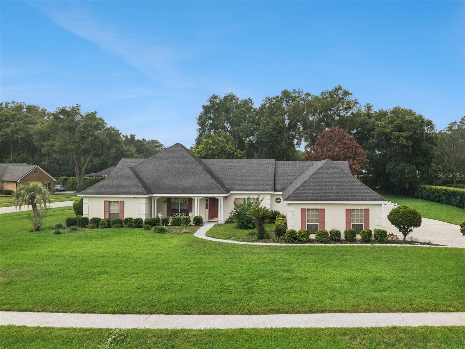 2512 Tryon Pl — photo