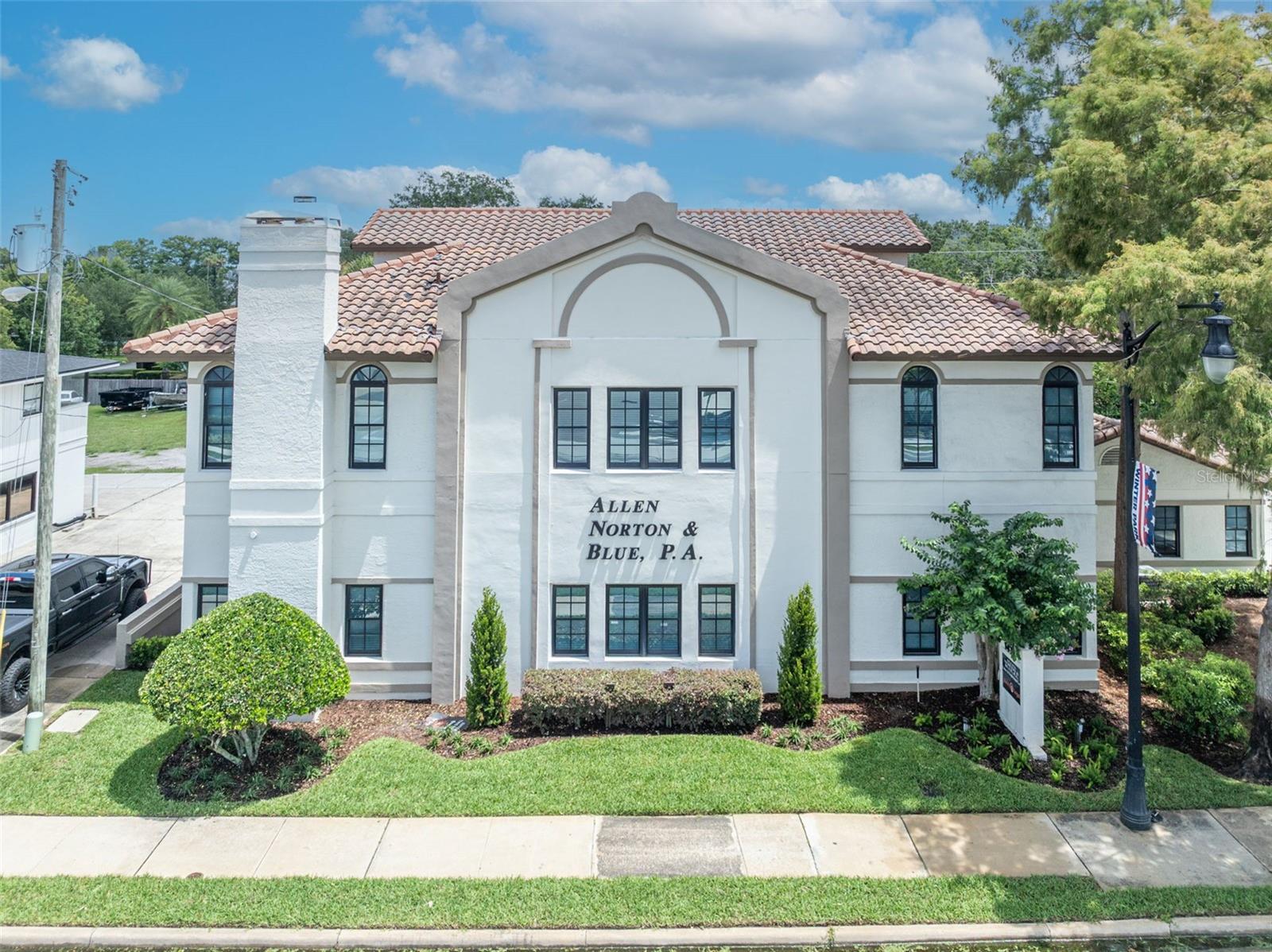 1477 W Fairbanks Ave — photo