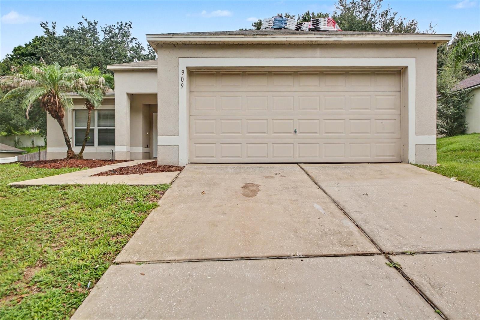 909 Bristle Cone Ct — photo