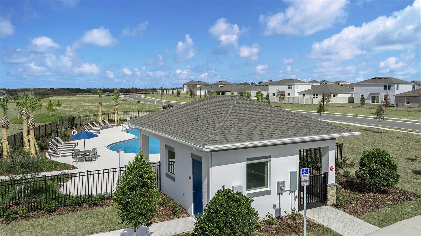7425 Fieldstone Dr — photo
