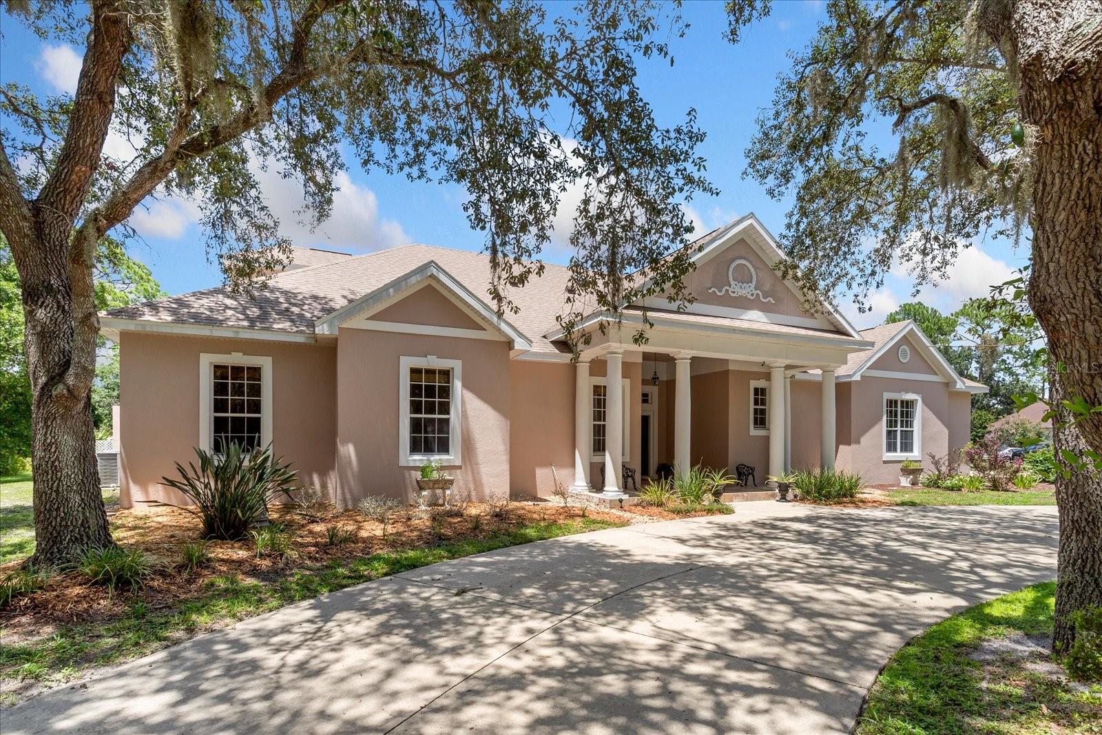 180 River Oaks Cir — photo