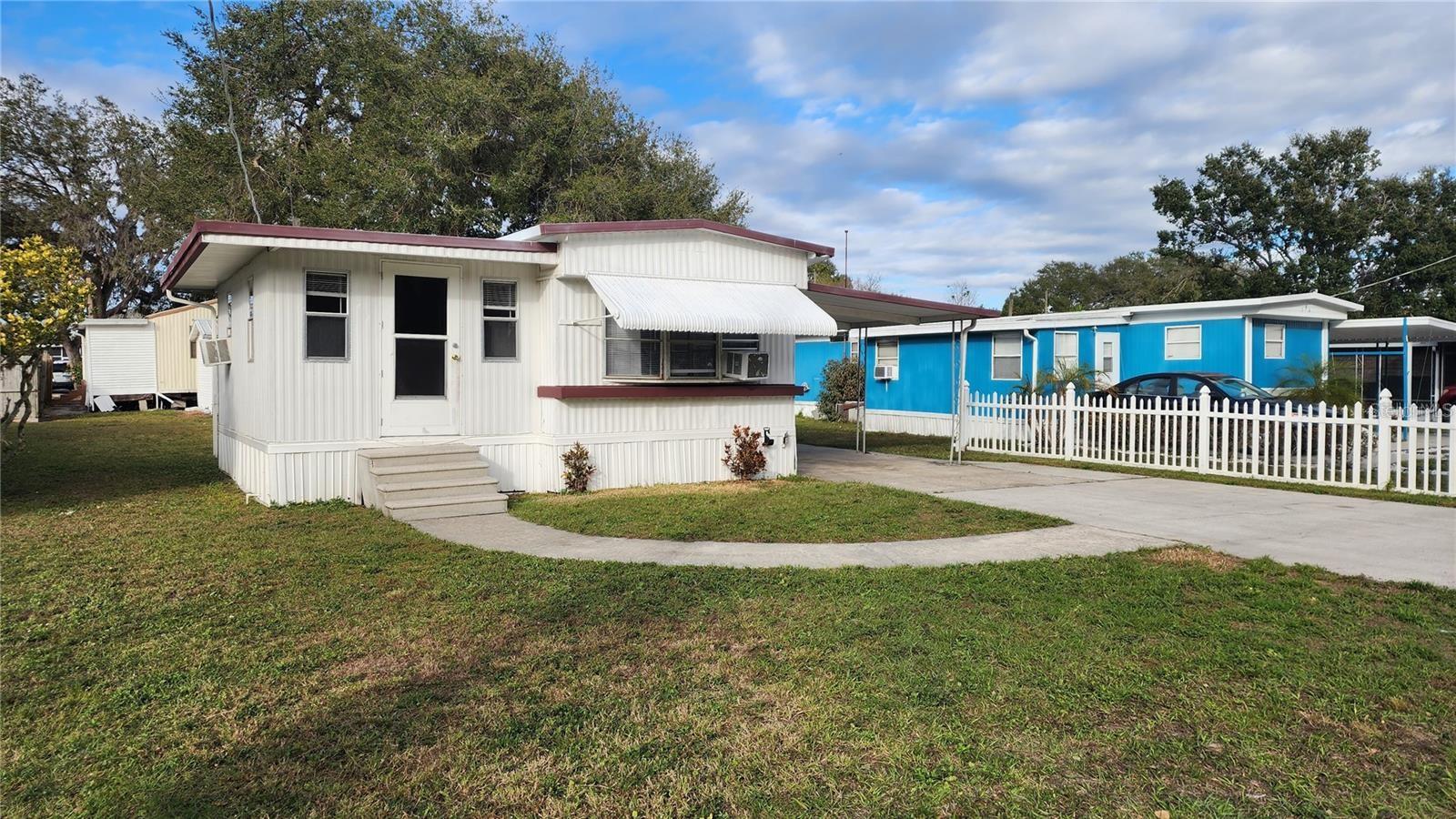 196 Sunset Dr — photo