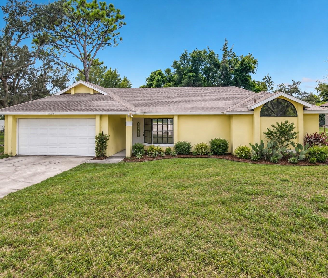 3208 Lake Helen Osteen Rd — photo