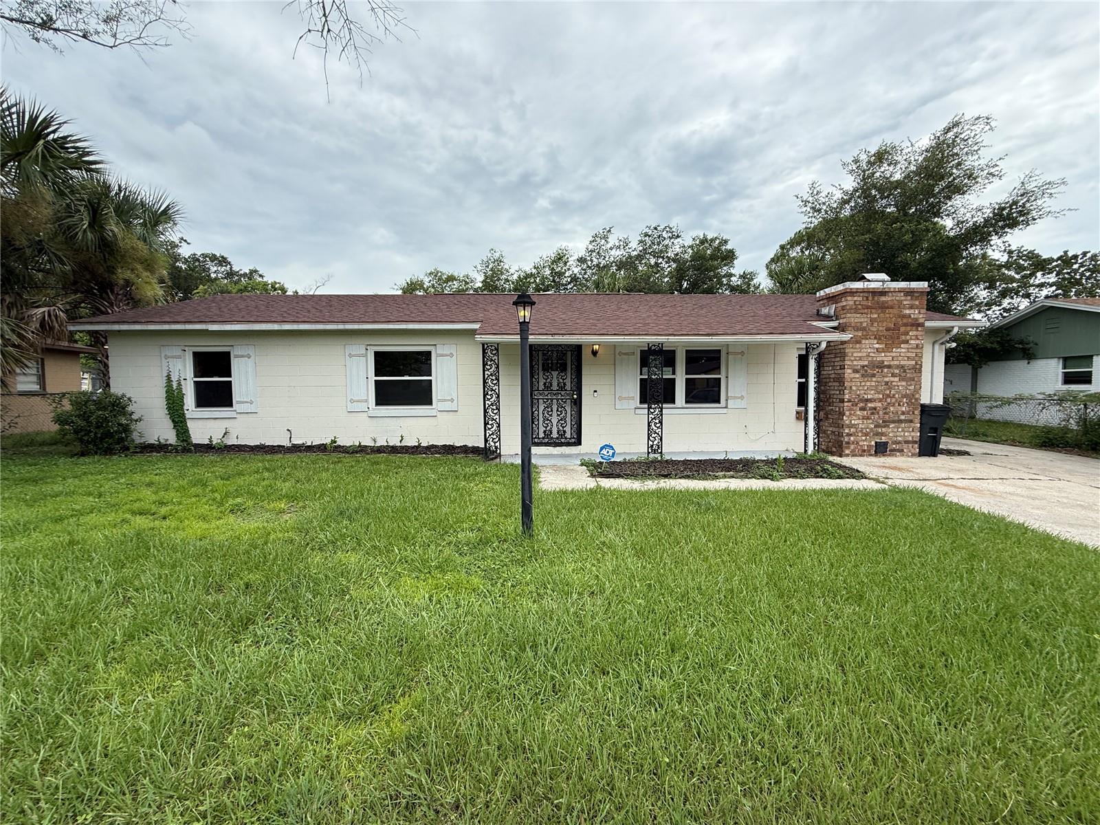 202 Yale Dr — photo