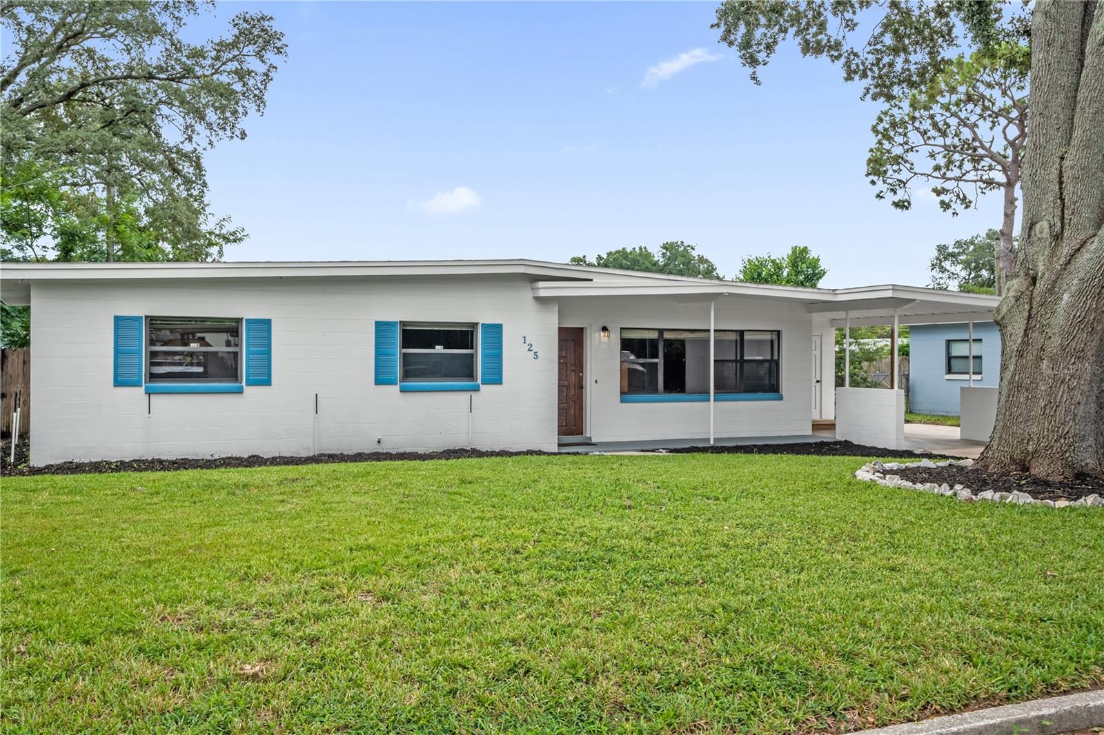 125 E Lauren Ct — photo