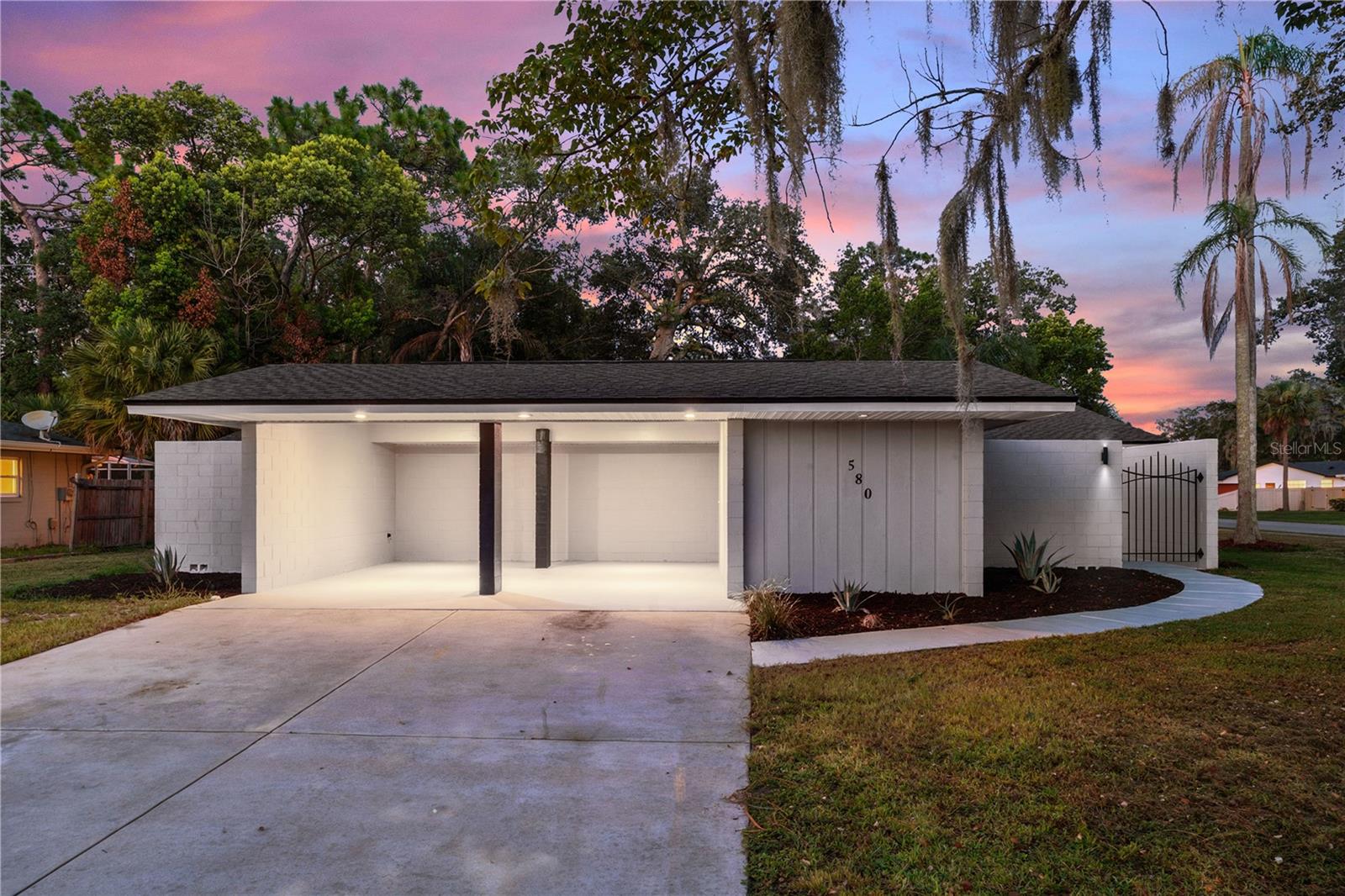580 Devonshire Blvd — photo