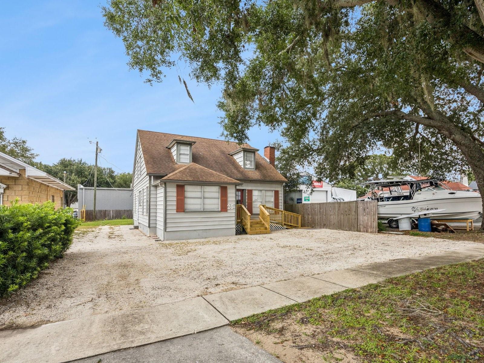 25 E Pinecrest Avenue, Eustis, FL 32726 — photo 2