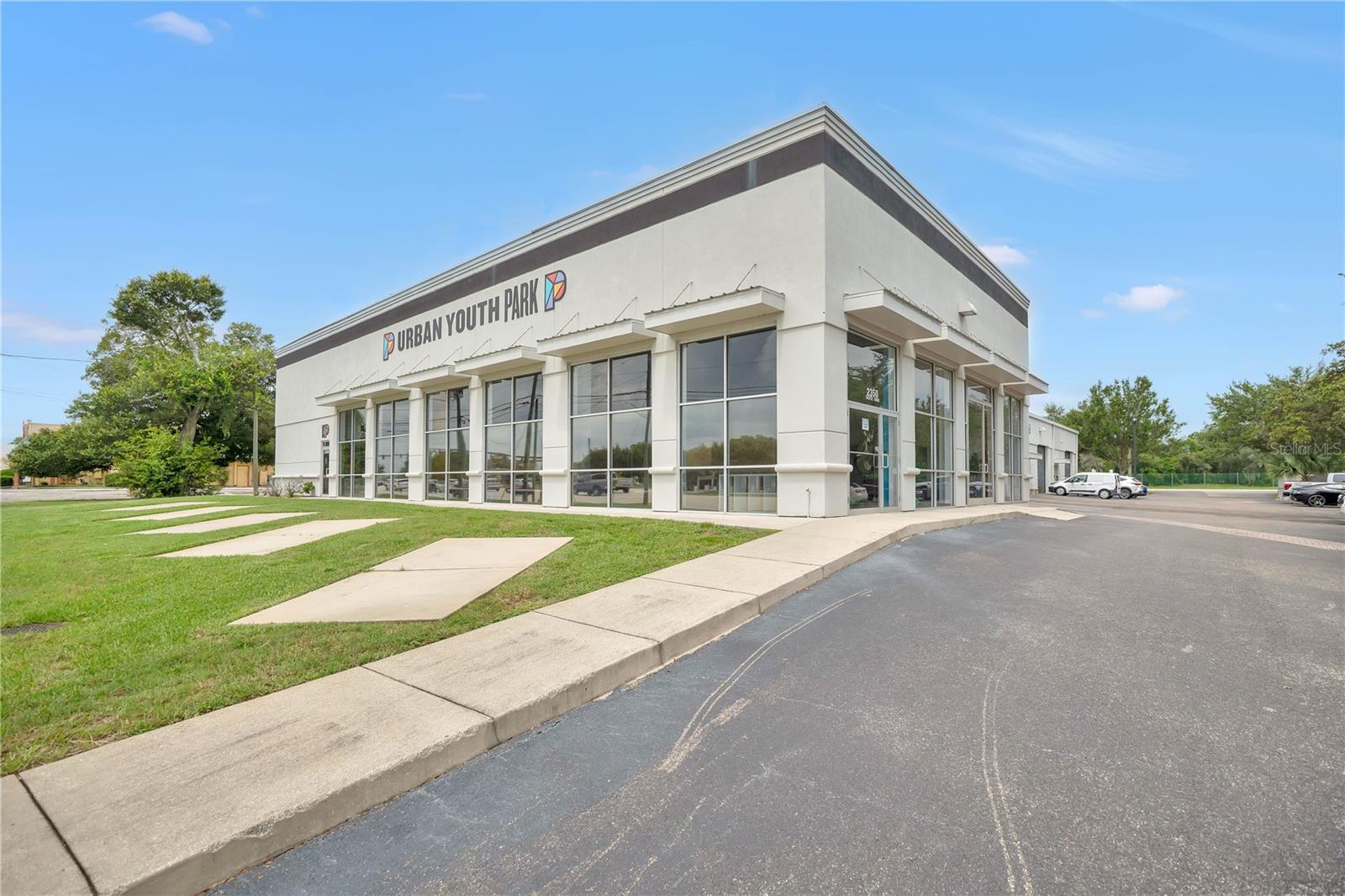 2350 S US Highway 17 92 — photo