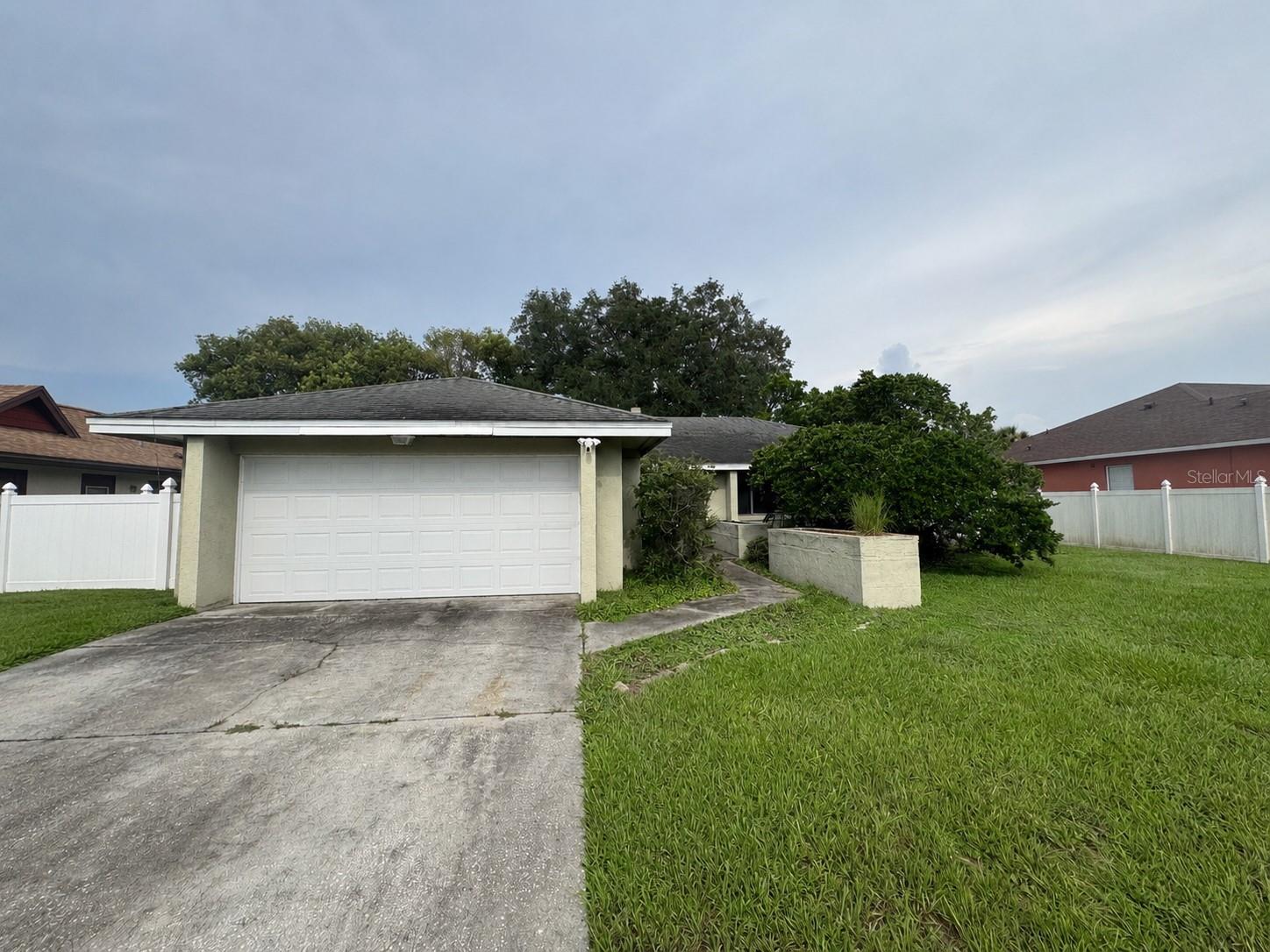 2419 Amberly Ave — photo