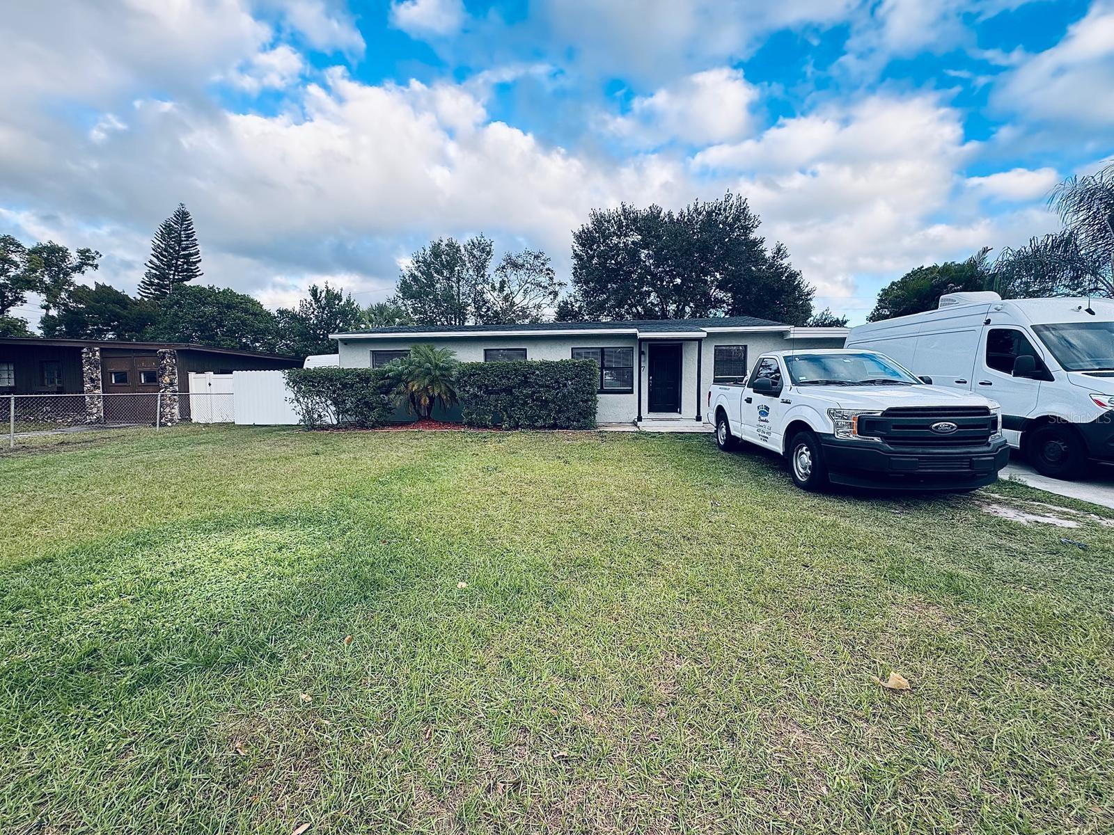 17 S Solandra Dr — photo