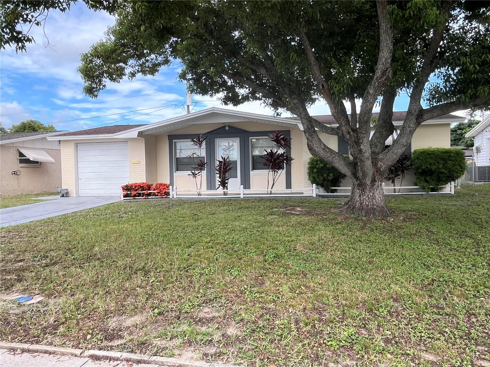 3632 Pensdale Dr — photo