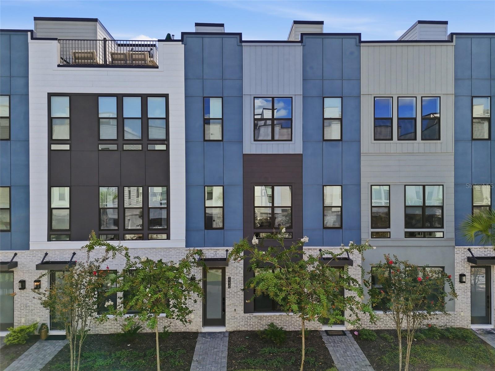 2130 Whitney Marsh Aly — photo