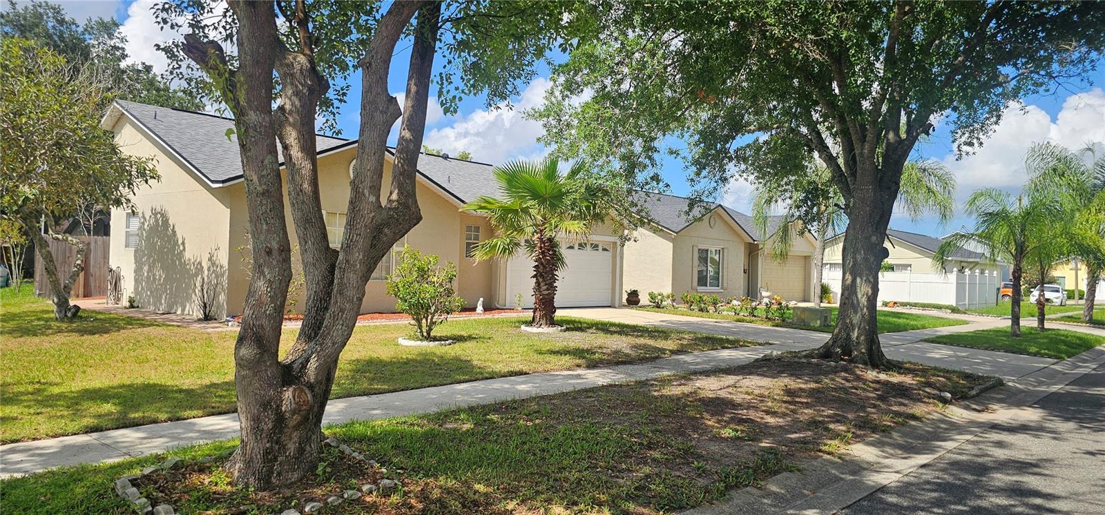 1922 Tropic Bay Ct — photo