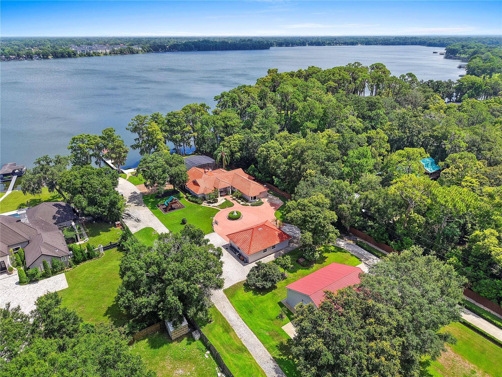 2622 Lake Howell Ln — photo