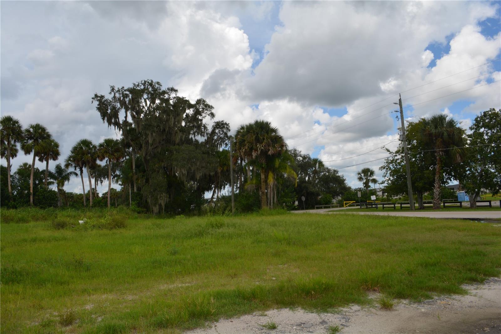4045 Honey Bee Pt Rd — photo