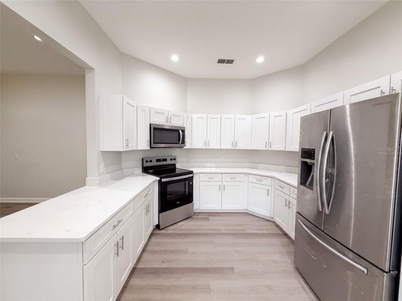 24 Bay Pointe Drive, Ormond Beach, FL 32174 — photo 2