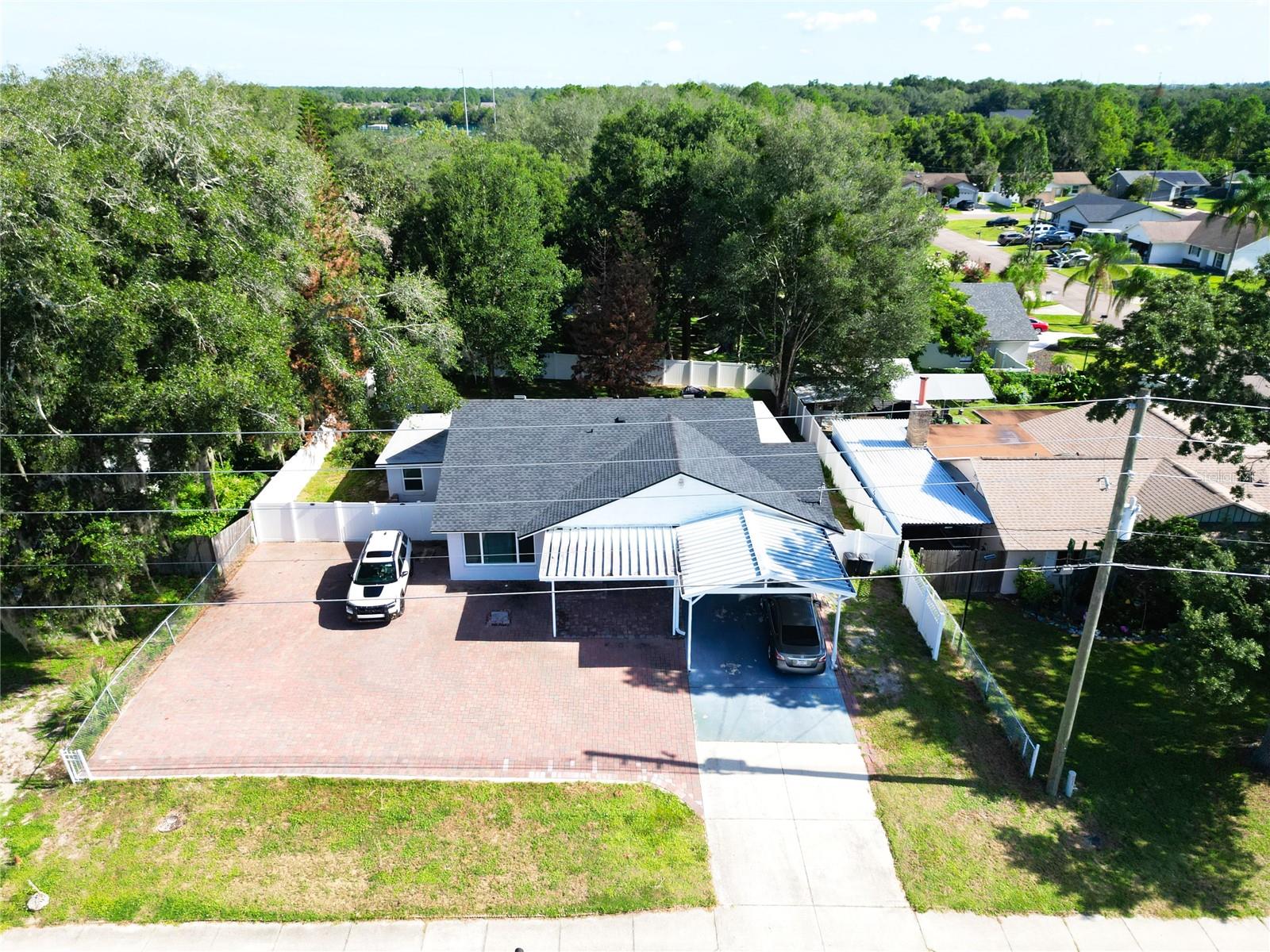 1915 E Lake Dr — photo